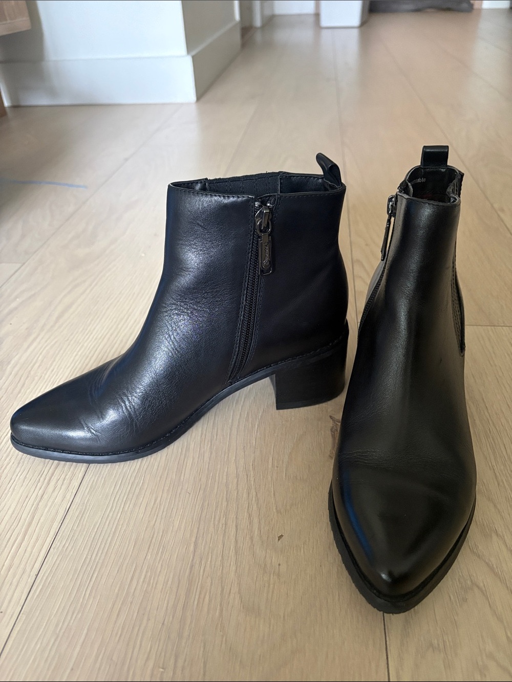 Blondo Black Leather Pointed Ankle Booties with Side Zip